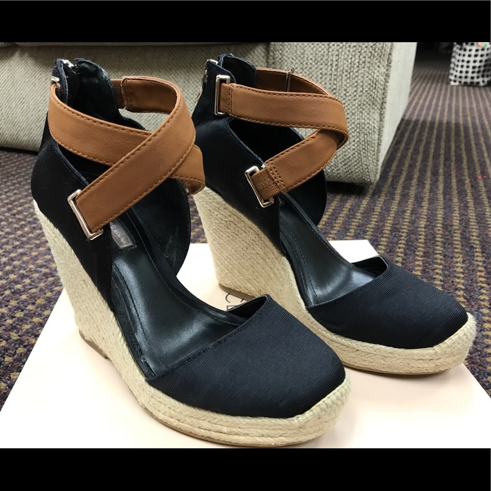 BCBG wedge espadrille, Black and Tan, size 6